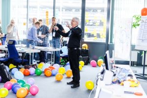 Scrum-Übung mit Jeff Sutherland
